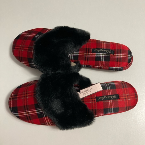 Victoria’s Secret slippers - Picture 2 of 6